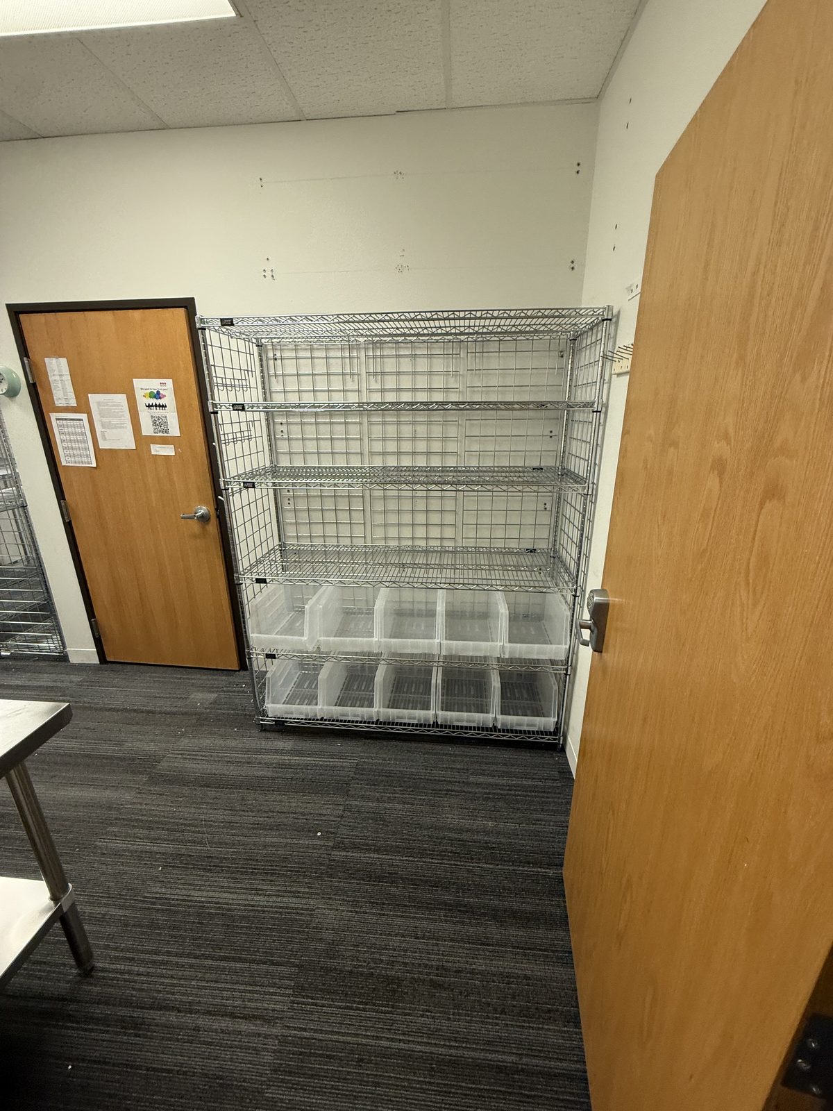 Albuquerque cubby rack close-up with chrome wire shelving